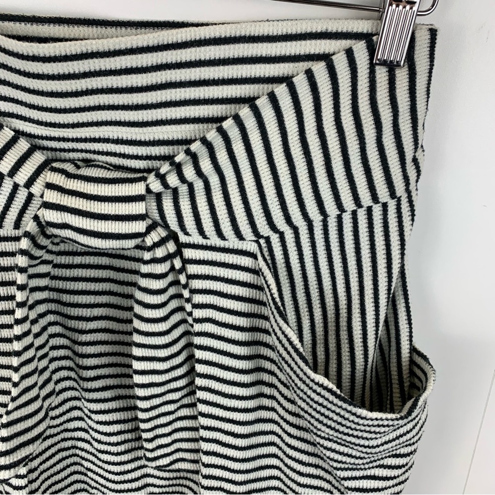 Free People sz S All Tied Up Layered Skirt Cream Black Striped Stretch Knit - Picture 3 of 8